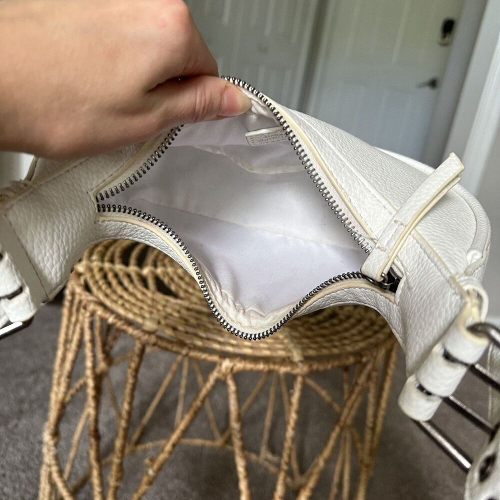 Urban Outfitters Lucy Crescent Bag In White And Silver - Picture 8 of 12